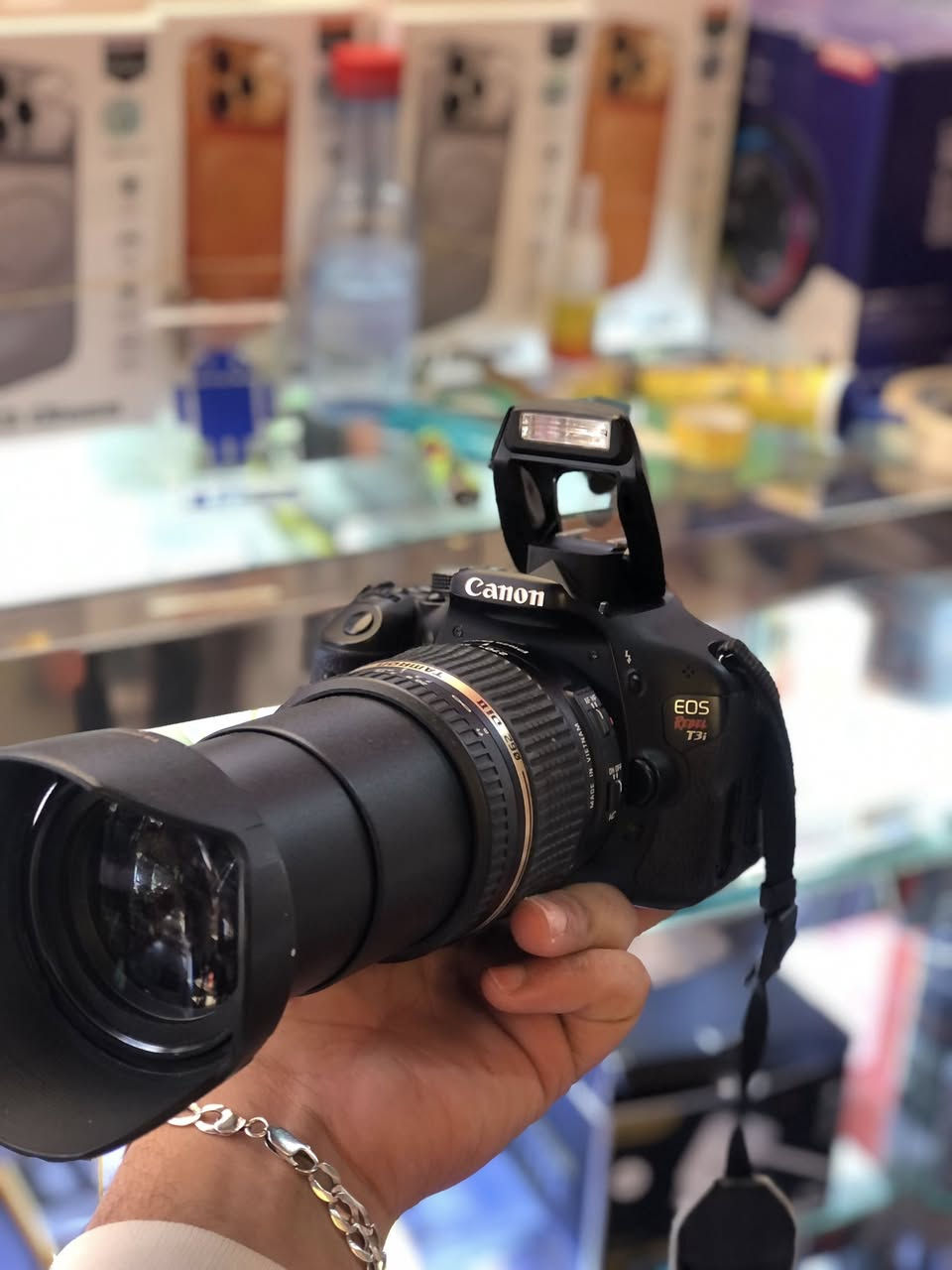 Canon Rebel T3i - L'objectif TAMRON 18-270mm Plus Chargeur 🔌 Ou batterie 🪫 ou Cartable ou Carte mémoire 16GB Originale


**إذا كنت صاحب هذا الإعلان وتريد حذفه لأي سبب، رجاءا أرسل رسالة إلى الدعم الفني**