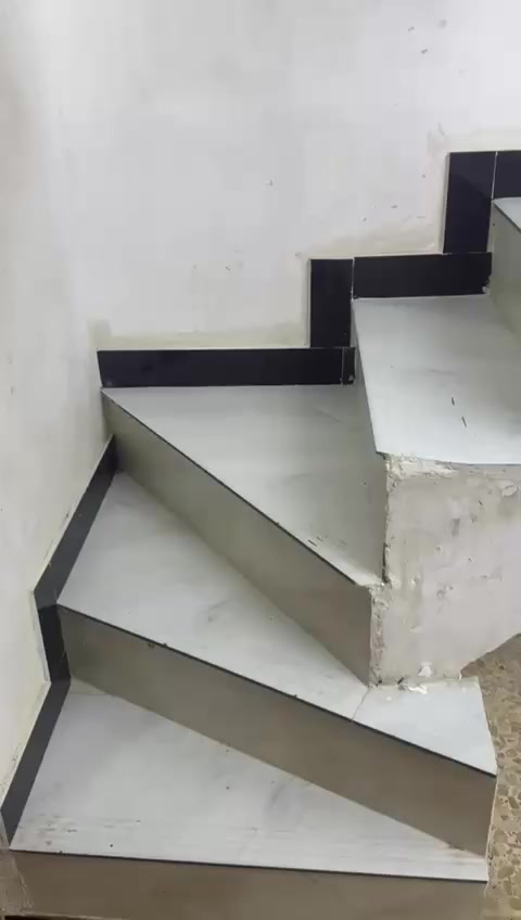 للبيع  ٨٥ متر  طابوملك صرف طابقين  الواجه ٧  ونزال ١٢🍀 ونص مدخلين يحتوي على استقبال ومطبخ وحولي🍀 ولملحقات  وثلاثة غرف نوم البيت جديد فول يباع مع الاثاث🍀  الشعب الديوان  السعر ١٤٥ مليون وبي مجال بسيط 🍀 ☎️***********🍀
