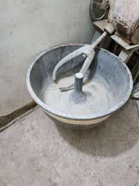 عجانه للبيع مكان بغداد رقم ٠٧٨٠٢٣٣٨٠٨٨