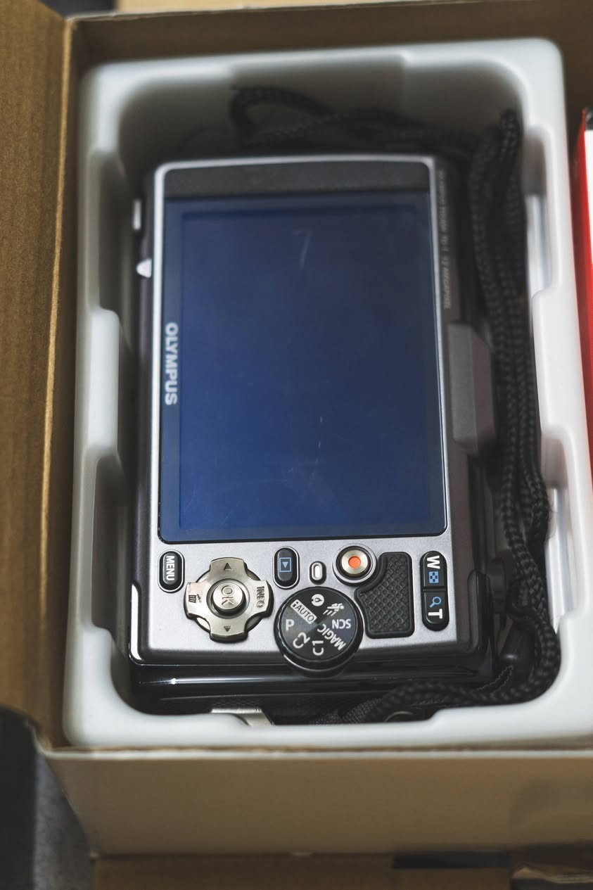 كامرة برمائية Olympus TG-1
بالكارتونة نظافة 95% وياها شاحنو وبطارية جدد
مقاومة للماء حتى عمق يصل إلى 12 متر
مقاومة للصدمات والسقوط
مقاومة للغبار والتجمّد
عدسة عالية الجودة بفتحة واسعة (f/2.0) لأداء ممتاز في الإضاءة الضعيفة
تصوير فيديو عالي الدقة Full HD
حجم صغير وسهل الحمل 
بيها هواي اوضاع وفلاتر 
125 الف وبيها مجال بسيط💲💲


**إذا كنت صاحب هذا الإعلان وتريد حذفه لأي سبب، رجاءا أرسل رسالة إلى الدعم الفني**