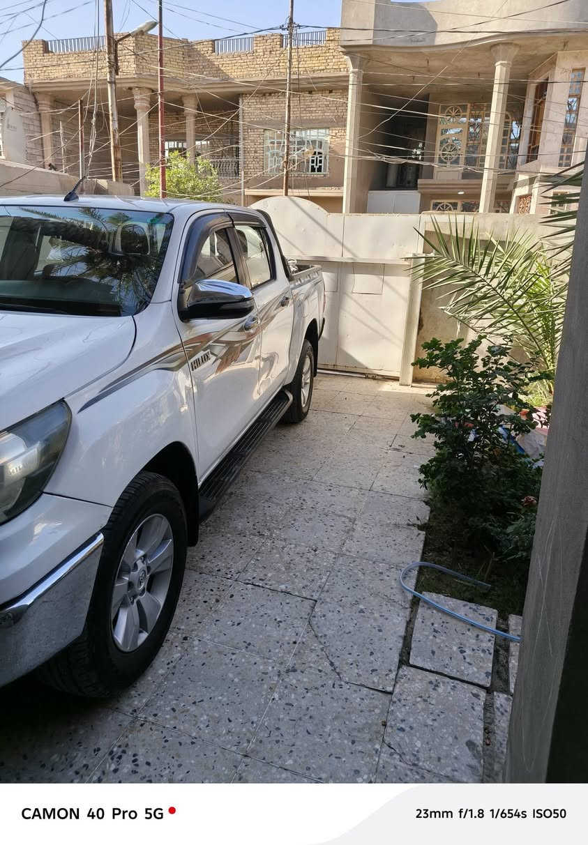 هيلوكس ٢٠١٦ الشكل الجديد
مواصفات فول 
فور ويل4٫×4
رقم بغداد
أوتوماتيك
مري كهرباء
تحكم ستيرن جهتين 
شاشة حجم كبير
تخم تاير جديد
سيارة حلوة مابيهة أي شي
فقط شخوط ومصلحة من الخلف 
كير محرك مكفول والباقي بكدامك
الرقم ***********
