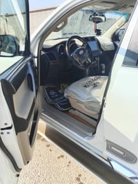 برادو • موديل ٢٠١١ • ٦ سلندر