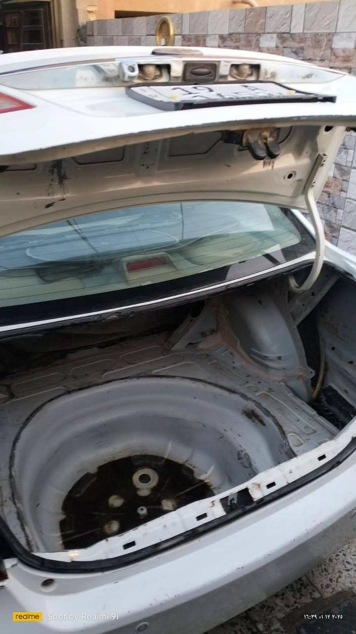 BYD G3  2013
السيارة بأسم  اخوي 

السيارة  مكينتها  تبخر   

الاهلالات  الخلفيه بيهن  خياس 
تبريد  شغال
دواخلها  نظيفه  
گشرها  نظيف 
نصبتها  حلوه السيارة  
حداديه %60
بيها  شبر   حار   بالچاملغ الخلفي      بسيط  كلش 

السيارة  بالواقع  احلى  من الصور
السيارة  رقمها  كربلاء    ومكانها  كربلاء 

هذا  رقمي   ***********    خابرني  وتأمر  امر
