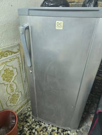 ثلاجه • نضيفه • ثلجه زين