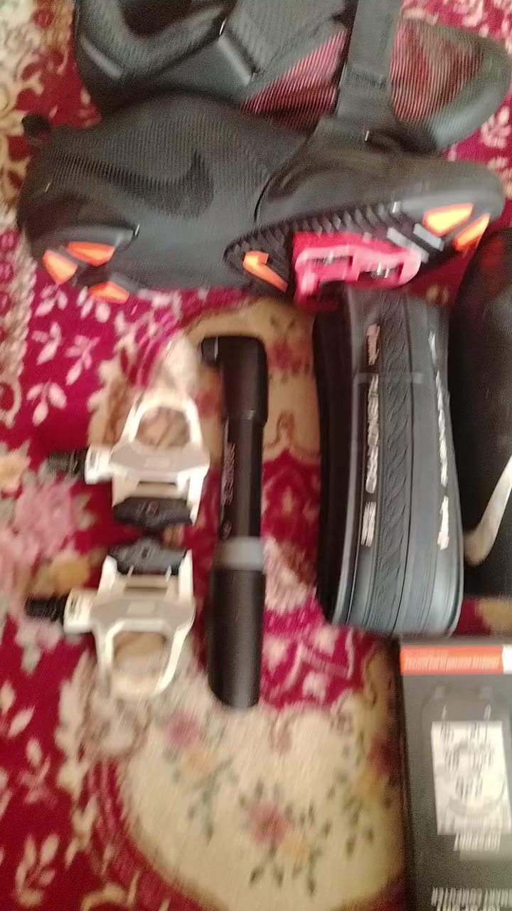 دن الاغراض للبيع كلهن شلع وريد منهن قطع هم بيع مكان الايمن ***********
