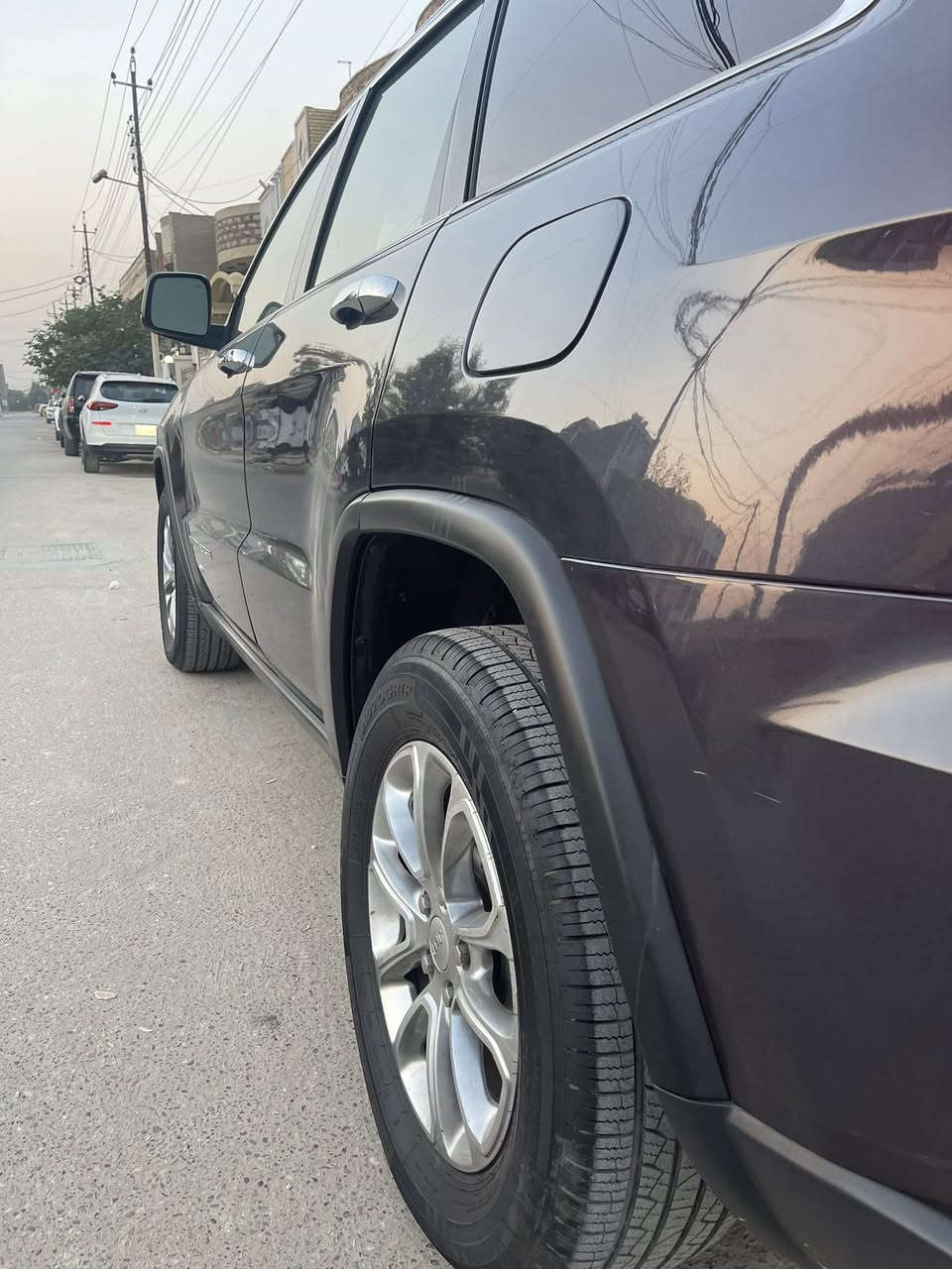 الجيب
للبيع جيب جراند شيروكي امريكي 2016  
‏ Limited
داخلة بدون ضربة  كلين سياره
بيهه صبغ باب اثر طخه 
سونار مالته موجود بدون ايرباك
محرك جديد باسفيكا 2023
بيها منظومة غاز
اللون اسود 
مواصفات لمتدد 
كشنات جلد تدفئه وتبريد 
كشنات خلفيه تدفئة
تشغيل عن بعد
مرايه قلابه
فتحة
فور ويل 
شاشه كبير
مرايات شفط 
دخول ذكي
صندوق كهرباء وبصمه
اشاير بلمري
كشن ميموري
سياره بسمي سنويه هزه كله جديد
رقمها بغداد  الدولي الجديد
سعره 200وبي مجال 
موبايل***********    
‏‭0783 894 9521.      
- [ ]
