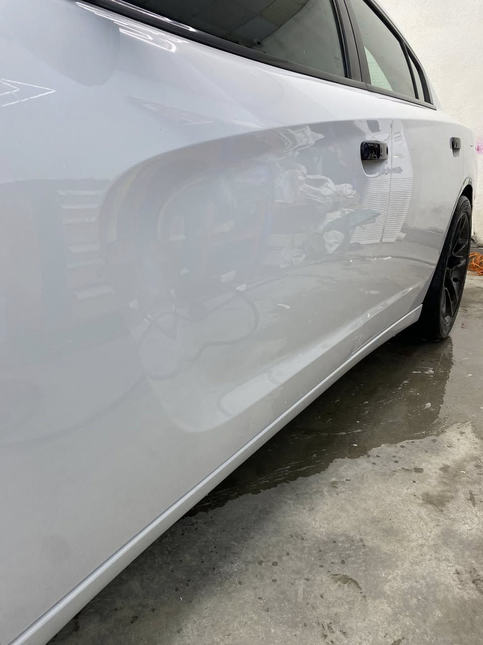 جارجر  اربيل موديل 2017ارتي ماكس هيمي 5700 كلين تايتل كندي ماشية 66 الف مايل كفالة عامة رقم جديد سنوية جديدة لحد 2029 شهر 5
مواصفات 
فتحة سقف 
شاشة كامرة خلفية حساسات خلفية كشنات جلد تدفائة تبريد وخزن كشنات رادارات بالمري والمريدقلابة عند البك ويل ٢٠مال سكات باك اصلي 
السيارة علية تزويد هدرز امريكي اصلي وكزوز srt 
اصلي من الطول للطول ودبات سود موبار وعليها اكسل قفل srt وفتح عقل وبرمجة مصطفى يكل شرط الحماوة 85 سيليزي شتة صيف ومراوح دبل مروحة خليجي وعدسات لايت 
السعر ٢٤٠ وبيها مجال 
مكاني البصرة الجمعيات
رقمي ***********
