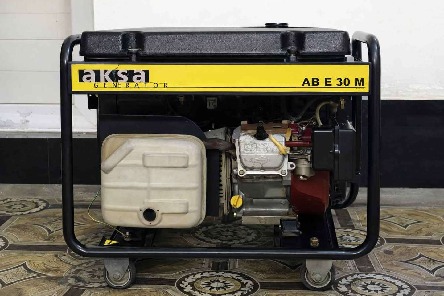 للبيع مولد اقصى ياباني 3 كيفي ملف نحاس مولده كلش نضيفه شغاله نكره ما داخله اي تصليح سعر 175 مكاني بغداد *********** بغداد, العراق
