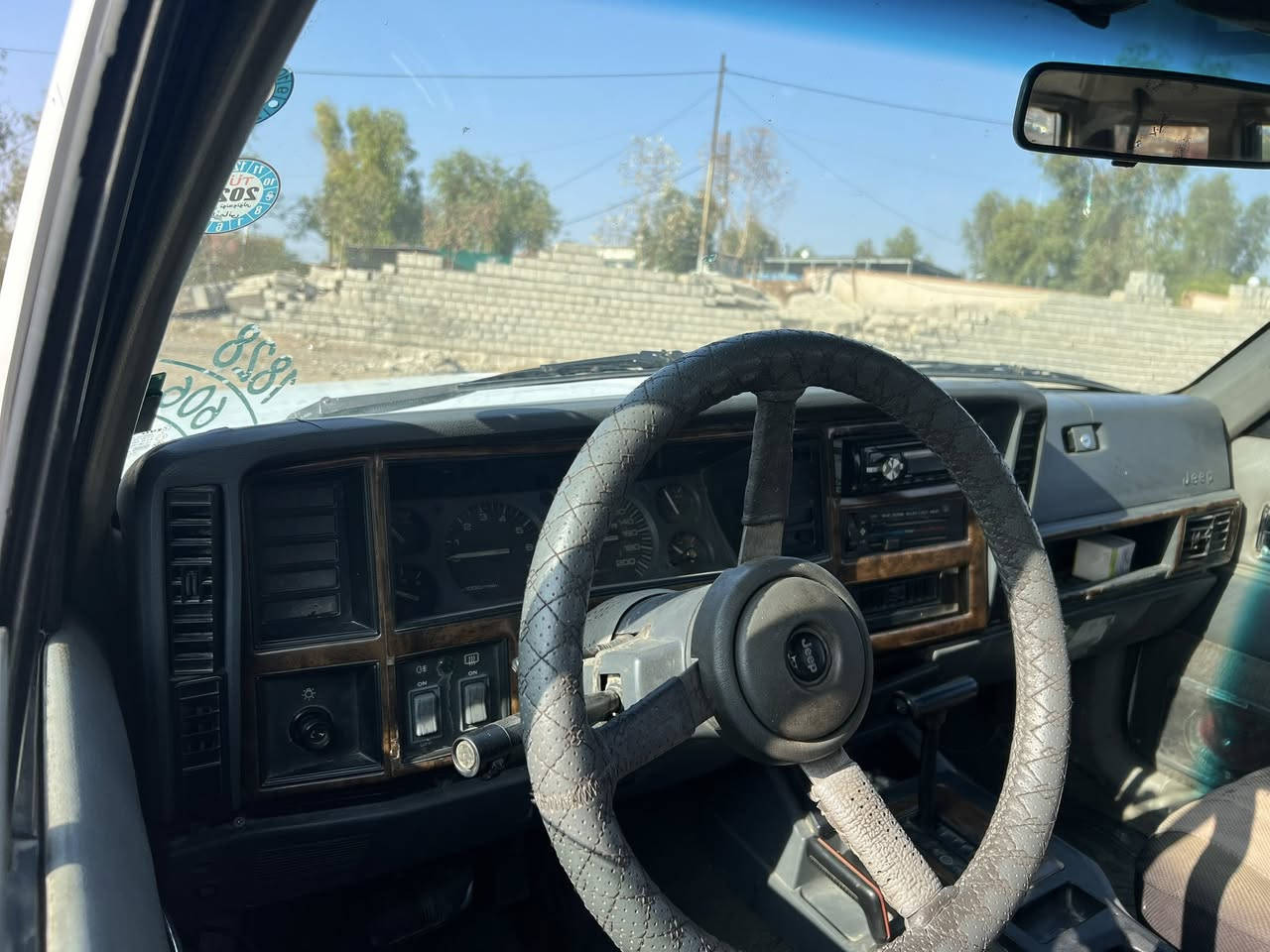 جيب ١٩٩١ سياره جاهز كيرمحرك كول بشرت رقم سنويه جديد بسمى بي بتاقه بنزين سعر٥٣$*********** ***********
