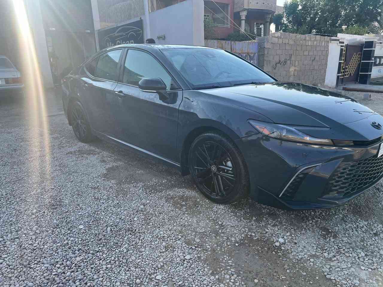 للبيع كامري se موديل 25 هايبرد ماشيه 7000 حادث جانبي بجم كبس ارباك برده ودركة دخول جديد وترقيم جديد بغداد  داخل رصاصي  مكانها بغداد ابو غريب سياره بيها صبغ 3 قطع ونص
*********** سعرها 195 مصلحه وجاهزه بدون اي نقص واتساب او اتصال
