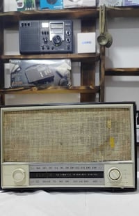 راديو لمبات ماركة زينث  انتاج امريكي 1960 موجتين fm am سحب وصوت ممتاز ...