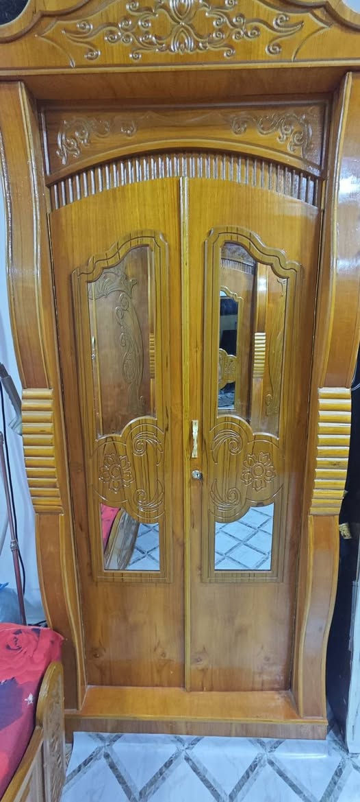 من رخصت الادمن غرفه اخشاب صاج نظيفه للبيع السعر مليون العنوان البصره الحيانيه رقم الهاتف ***********
