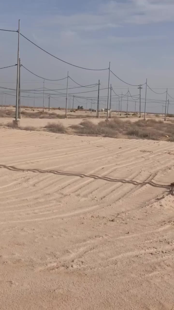 عرصه للبيع مضلوم مدينه النجف ناحيه النور طابو صرف باسمك مباشر الجهه اليسرى تجاريه ركن شارع ٣٠م مقابل ساحه ومجموعه مدارس ٣١٢م بل الخدمات يمها ماء وكهرباء وبيوت منطقه بيه سكن الاتصال ***********م السعر ٣٠
