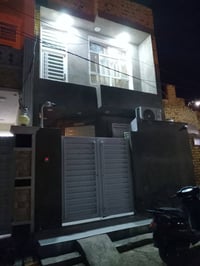 يا الله السلام عليكم بيت ١٠٠ متر طابقين في حي الخضراء مقابل المعارض طا...