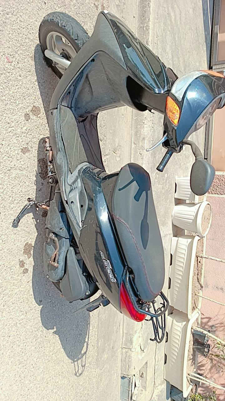 السلام عليكم دراجه اكزز ياباني نوزل
الدراجه جديده احلى من الصور والله مكفوله كفاله عامه كلهه شغال الدراجه كفاله تجي تفحص وبخدمتك سعرهه900وبيهم مجال لطيبين اتصل وخادم مكاني بغداد الشعب  اوراقهه كامله
***********
