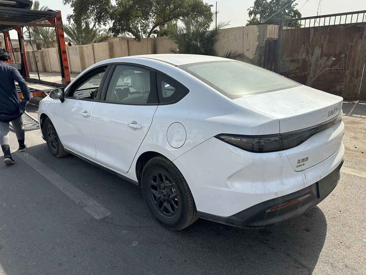 BYD Seal 5 وجبات جديده من
• موديل 2025 

🔋 المحرك والتقنيات
 • محرك 1500cc اقتصادي (Hybrid + Electric + Petrol)
 • تبريد أمامي وخلفي قطعتين
 • كير ماوس+  تمشيك  مايقارب2100 كم🔥
 • بصمة + كارت دخول ذكي
 • شاشة وسطية
 • كامرة خلفية
 • حساس خلفي 

💡 الإضاءة والتصميم
 • لايت زنون
 • بك لايت LED
 • ويل كروم 
 • داخل جلد لون أبيض
 • تحكم مقود جانبين

ملحقات:- شاحن + ارضيات + كارت+ ماسحات+ فوم+ مثلث وجميع التفاصيل 

تجربة قيادة مختلفة وتفاصيل تليق باللي يدور على شكل + أداء + تقنية.

📍 العنوان: بغداد – النهضة – قرب مصرف المعارض شركه طالب العكيلي

📞 أرقام المبيعات:
***********
***********
***********
