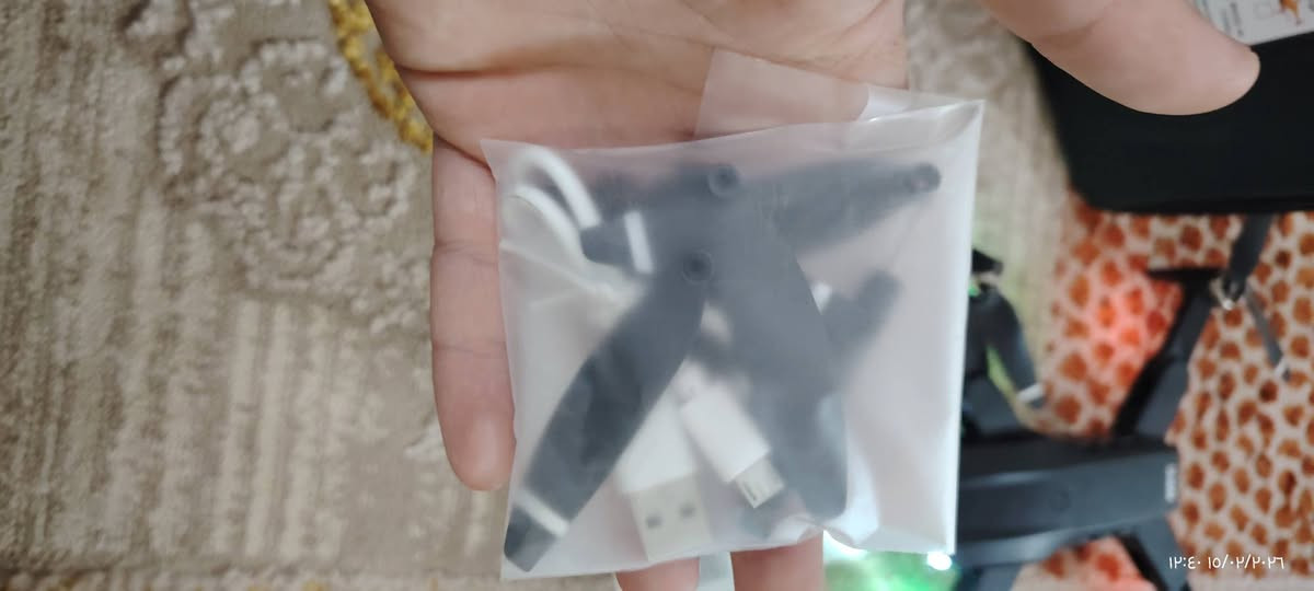 السلام عليكم ادرون للبيع غير مستعمل نضافه 100/100
مواصفات 
ملف نحاس يتحمل كلشي 
يدعم GBS
بي شاشه 
بي ريش احطياط
كامل ملحقات 
بي كامرتين وحده بل وسط وحده جوه 
بطاريه ليثيوم ضل 30 دقيقه
ارتفاع250 متر 
بعد 3 كلوات 
*********** للحجز 
موجود توصيل لجميع موحافضات عراق 
سعر 60 بي مجال
