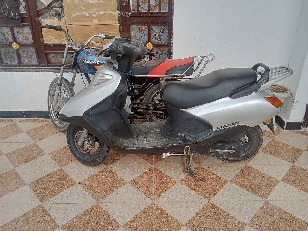 السلام عليكم دراجه سبيسي للبيع الاستفسار والاتصال عله الرقم ***********
