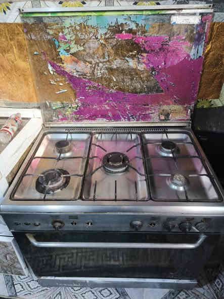 طباخ غاز ستيل مستخدم شغال والفرن شغال شرط الفحص
فقط نقص 3 كاكات 
السعر 100الف وبي مجال قليل 
مكاني ناصرية.الإسكان الصناعي. النزله الأولى قرب حولي الإسكان
الرقم ***********
