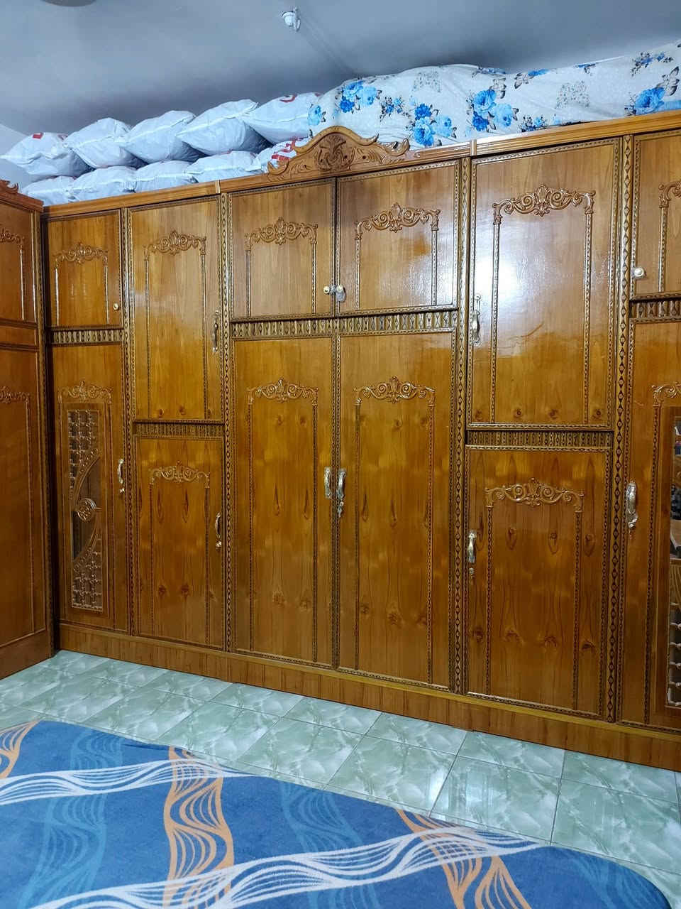 السلام عليكم غرفة اخشاب للبيع جديده مامستعمله السعر مليون ونص وبيها مجال مكاني كربلاء للإستفسار ***********
