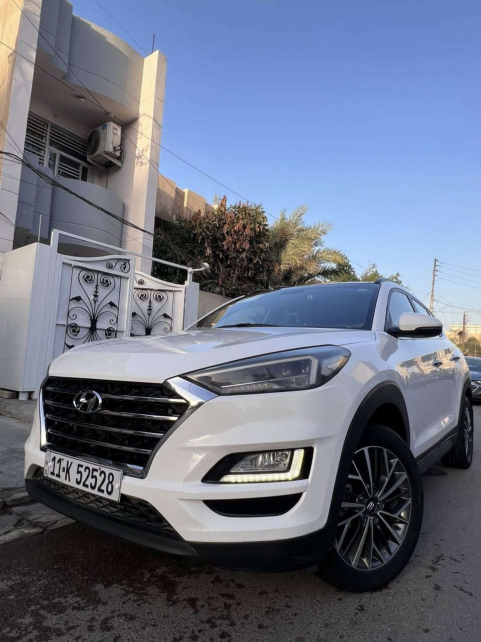 سلام عليكم توسان 2019 خليجي فول كامله بدون نقص تخم تاير باتري جديد كير مكينه تبريد ثلج مكينه 2000 دوش رقم بغداد بسمي فول السياره بنوراما بصمه شاشه كامره كشن جلد قرميدي كشنات كهرباء لدا امامي وخلفي حساس خلفي قطعتين تبريد مود درايف السياره بيه قطعه وحده صبغ بدون دواخل بدون فتح السعر 197$ وبيه مجال بسيط مكان السياره المنصور 
‭0771 429 3525‬
