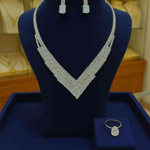 تخم ملكي ٤ قطع زاركون طلاء ثابت

بسعر ٢٠ الف فقط
+هديه من ختيارنا مجاني
+علبه هديه لحفظ التخم
ويوجد توصيل جميع محافظات العراق مجاني
للطلب *********** او مراسله الصفحه #اكسسوارات_نسائية#عروس
