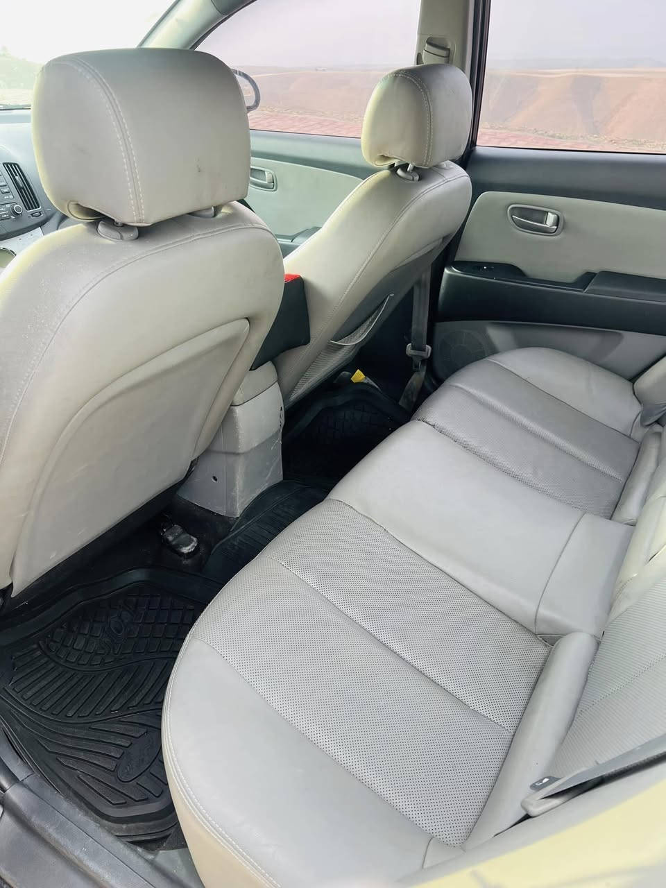 السلام عليكم افانتي كصه جديده موديل 9 
كير محرك صدر تايرات كلها شرط ومثل الي بلصوره السياره حلوه ونضيفه حيل السعر 42 مكاني الزوية جماعت ال38 و39 مابيع قبل لا تخابرني😁
***********
