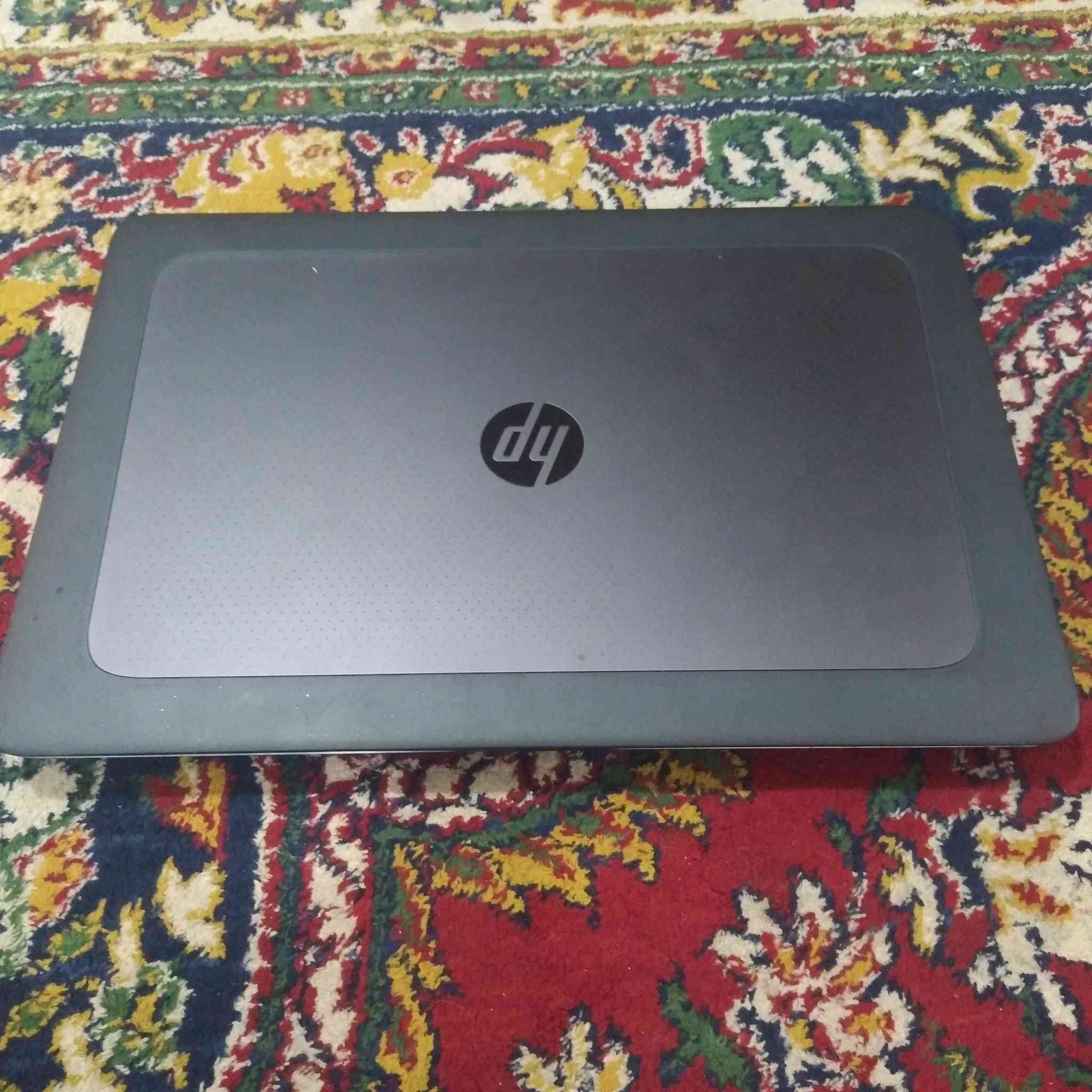 للبيع لابتوب هندسي وكيمنك شاق HP ZBook 15 G3 نظيف جداً بحالة ممتازةالمعالج: Intel Xeon E3-1505M v5 (قوي جداً ومكافئ للـ i7)الرام: 16GBكارت الشاشة: NVIDIA Quadro M2000M (أساسي 4GB) ممتاز للتصاميم والألعابالهارد: 512GB SSD سريع جداًالملحقات: الشاحن الأصلي HP + حقيبة اللابتوبحالة الجهاز: نظيف جداً بحالة الوكالة، بطارية ممتازة وشرط الفحص 100%.السعر: 420,000 دينار (وبيه مجال بسيط للشراي الجاد)رقم واتساب ***********
