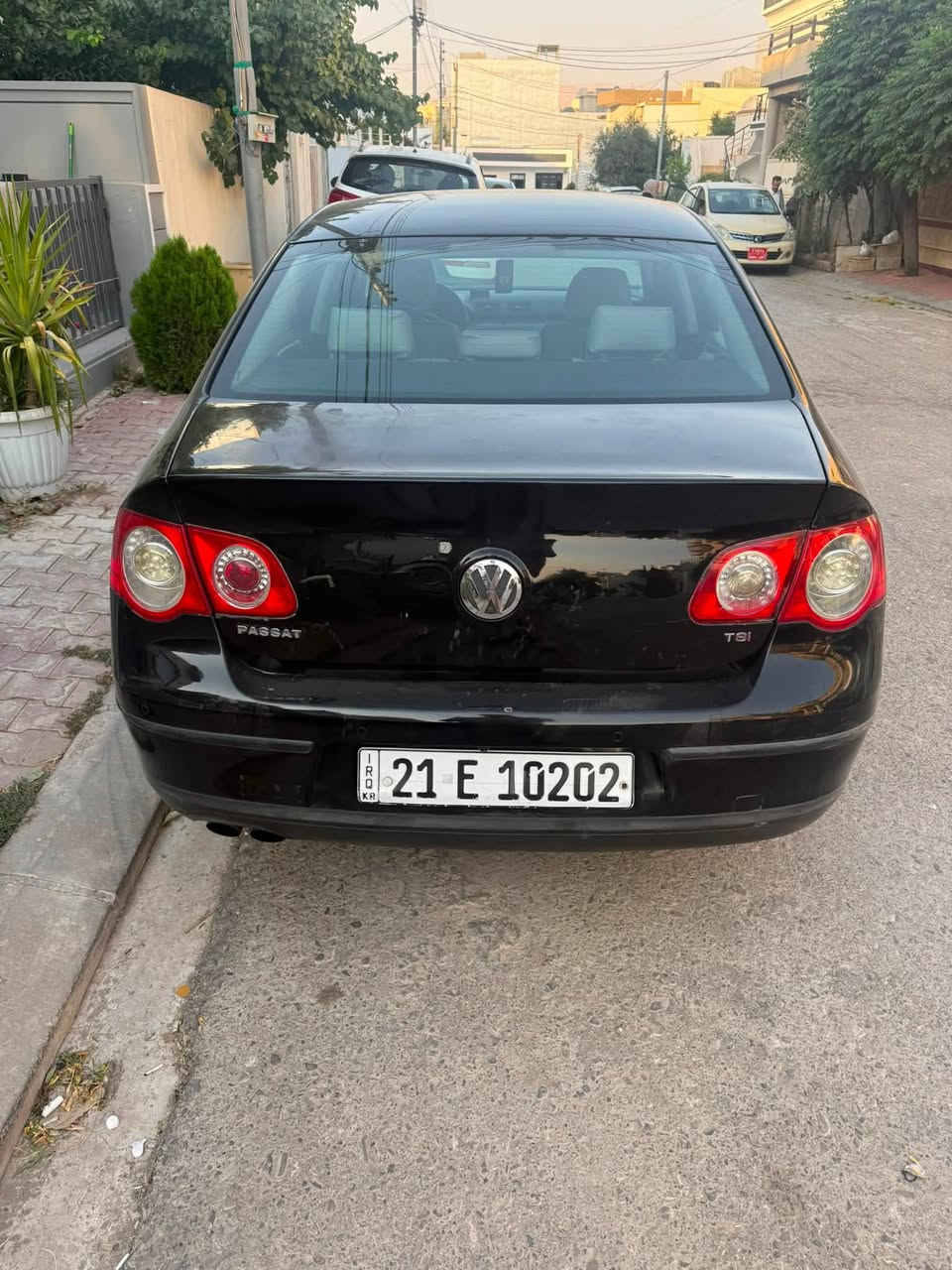سياره باسات موديل ٢٠١٠ بسمي السياره تحويل ثاني بدون اي نواقص محرك كير تبريد اطارات حدادية كلهه ابشرط بيهه ٤ قطع صبغ ابيع كلهه صبغ تحويل او كص ابشرط السعر قفلهه ٧٥ محرك ٢٠٠٠ تبربو اي استفسار رقم الهاتف ***********
