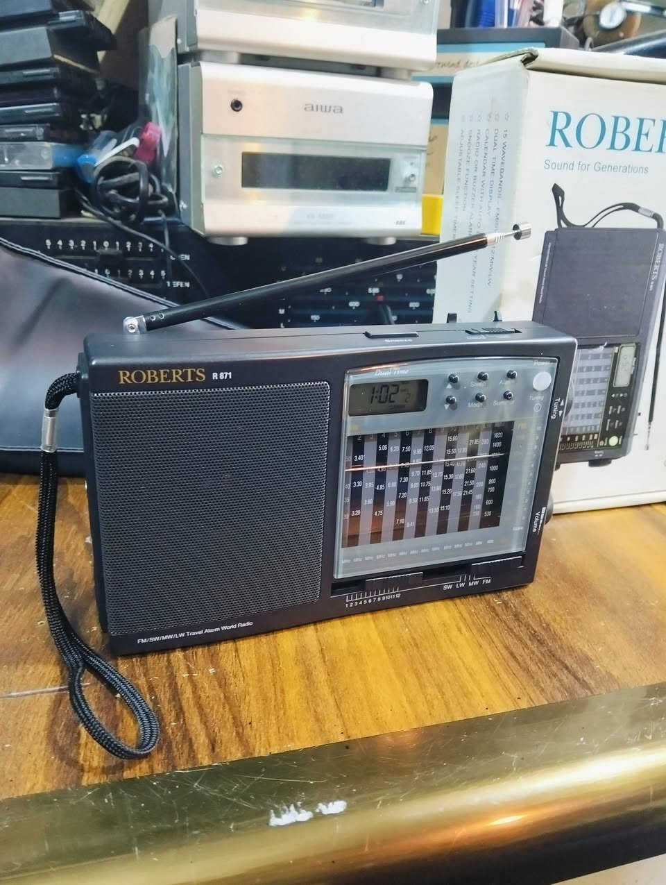 راديو روبرتس الانكليزي
جهاز جديد بالكارتون مع حافظه الجلد الاصليه 
موجات الراديو 15 موجه مع FM 
سحب ممتاز للمواجات المذكوره 
يعمل باتري قلم عدد 4 
يوجد فديو بالمنشور يوضح التشغيل 
للحجز المراسله على الخاص


**إذا كنت صاحب هذا الإعلان وتريد حذفه لأي سبب، رجاءا أرسل رسالة إلى الدعم الفني**