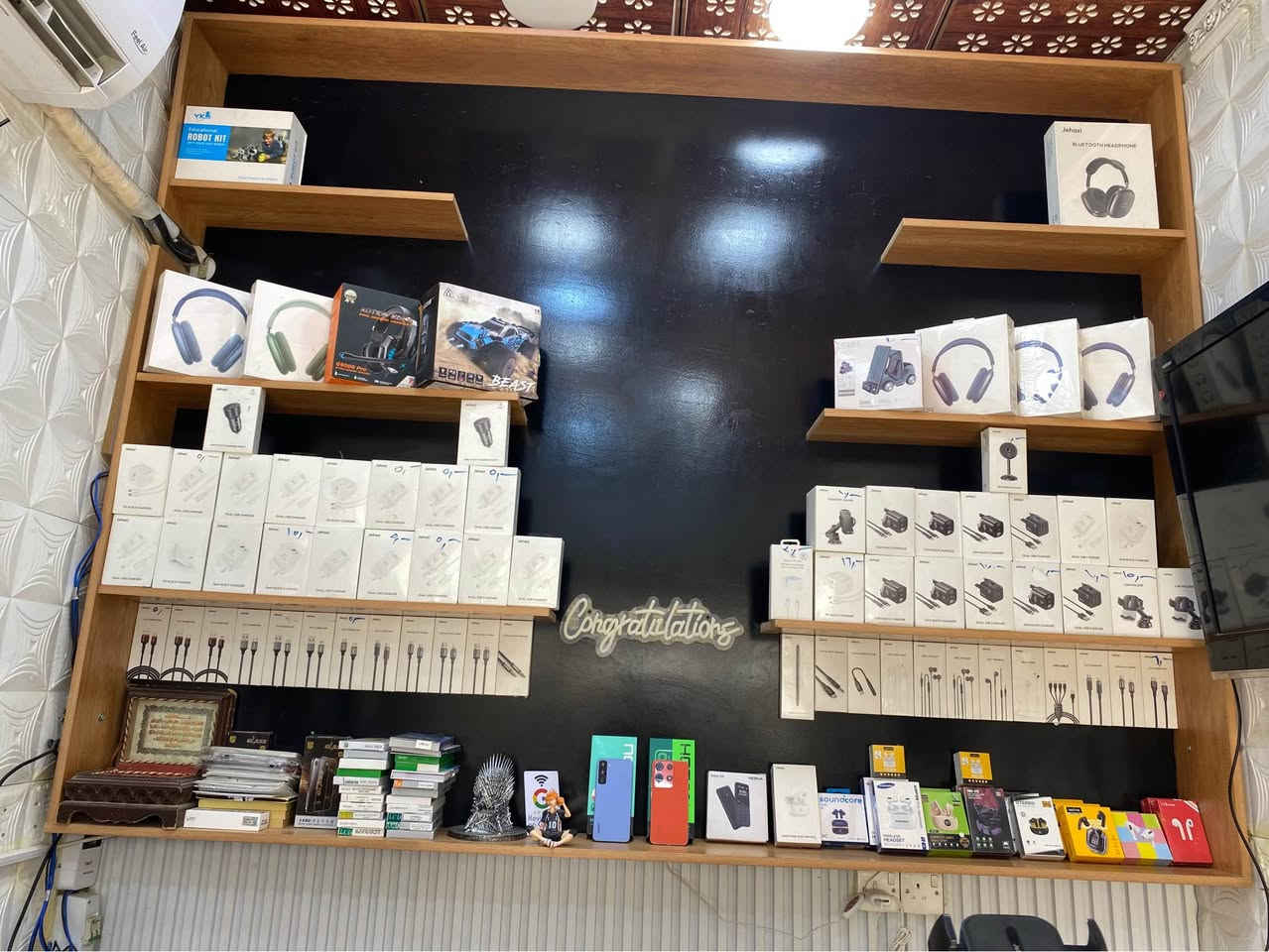 ميز صيانة وبوردات عدد 2 وهوكات للبيع الي يحتاجهم يراسلني ويدلل عمارة, ميسان


**إذا كنت صاحب هذا الإعلان وتريد حذفه لأي سبب، رجاءا أرسل رسالة إلى الدعم الفني**