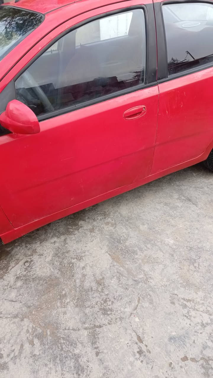 سلام عليكم عندي سياره افيو موديل 2004رقم بابل نكلزي السياره جاهزه وحلوه كير ومكينه  كهرباء شغال كير اوتوماتيك السياره ابسمي  السعر 47وبيه مجال الطيبين العنوان بابل كفل اطفيل ***********
