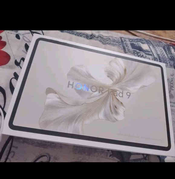 الذاكرة256 خذيتة ب 380 والسعر الحالي 300 يشغل 60فريم والسبب محتاج واريد ابيعة  للتواصل  واتساب *********** بغداد
