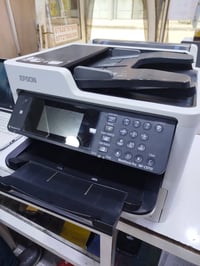 أيبسون ( EPSON 5710) شغالة بصورة جيدة السعر ٤٠٠ الف  للتواصل : 0782879...