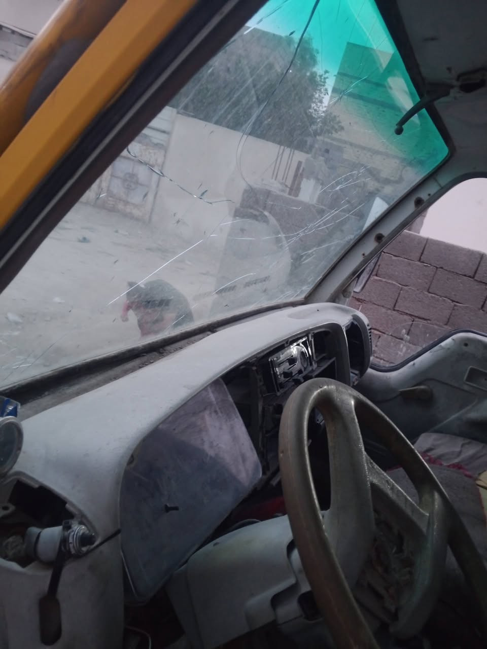 سلام عليكم دنكريحتوي على5ونص طن ماءمكينة نضيفة گير نص المكان بصرة گرمت علي السعر25وبي مجال التواصل ***********
