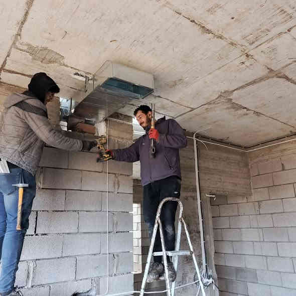 اعلان طب عل صور وشوف الشغل اني مقاول ابني الهيكل 100متر طابق واحد ب10مليون طابقين ب19مليون شغل درجه اولا نستقبل كل المساحات والترميم اي ستفسار مراجعة المكتب في حي التعليم أو مراسلت الصفحه او الاتصال علا الارقام *********** او *********** اسيا بي واتساب ومستعدين لتسلم المفتاح حسب التفاق
