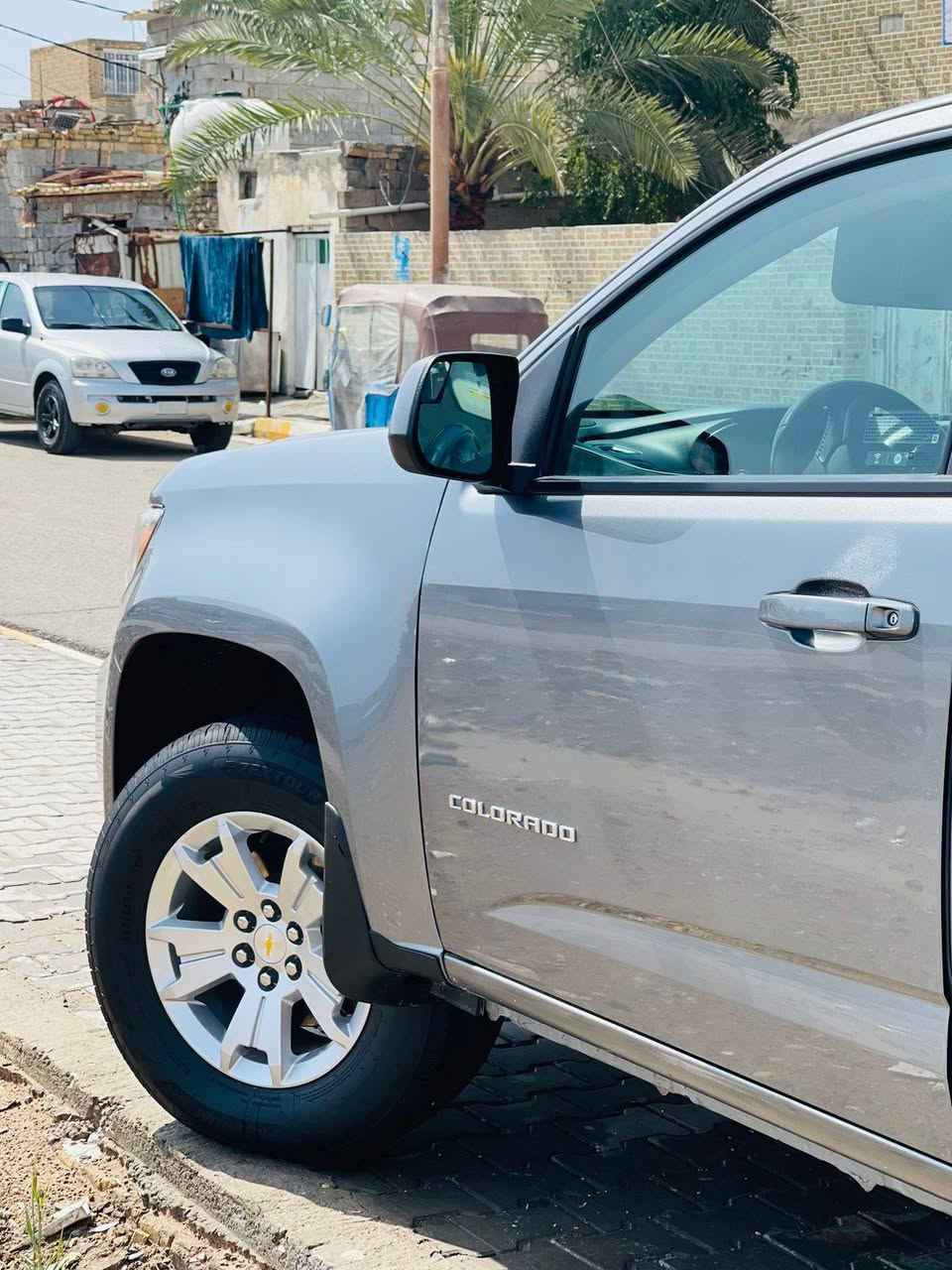 سلام عليكم 
شوفر ليت  كولاردو  
موديل 2022 
رقم اربيل الجديد بسمي تريد تحويل تريد وكاله 
سياره كفاله بيها هاي البل بنيد وراجع نفسه سياره ليبل واحد 
بيها تكحيله بصيطه كلش  سياره جديده كلش مال جناي 
تخم تاير جديد 
صدر جديد 
مكينه تيربو 
كير اوتماتيك 
شاشه كبيره 
تحكم ستيرن 
حساس 
كامره 
ماشيه 120 
كوت قضاء الحي 
170 سعرها
***********  أبوأحمد العتبي
