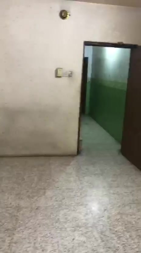 السلام عليكم
بيت في منطقة الشعب مقابيل متوسطة صلاح الدين بصف سنتر بغداد ب 4 بيوت 
طابق ثاني اكرر طابق ثاني مساحة 75 يتكون من 3 غرف غرفتين الامامية 6 ونص في 4  متر والخلفية 5 في 4 وبالنص الحولي والدرج والسطح غرفة سندويج بنل لكن نظام الغرف يعني غرفة والبيتونة والسطح درج معزول خارجي نظيف جدا البيت وجاهز

المؤجر كون عائلة زغيرة موظف او متقاعد او منتسب واهم شي عائلة زغيرة
 اني ابو البيت الي يحب يشوفة يتصل على رقمي هذا 
***********
