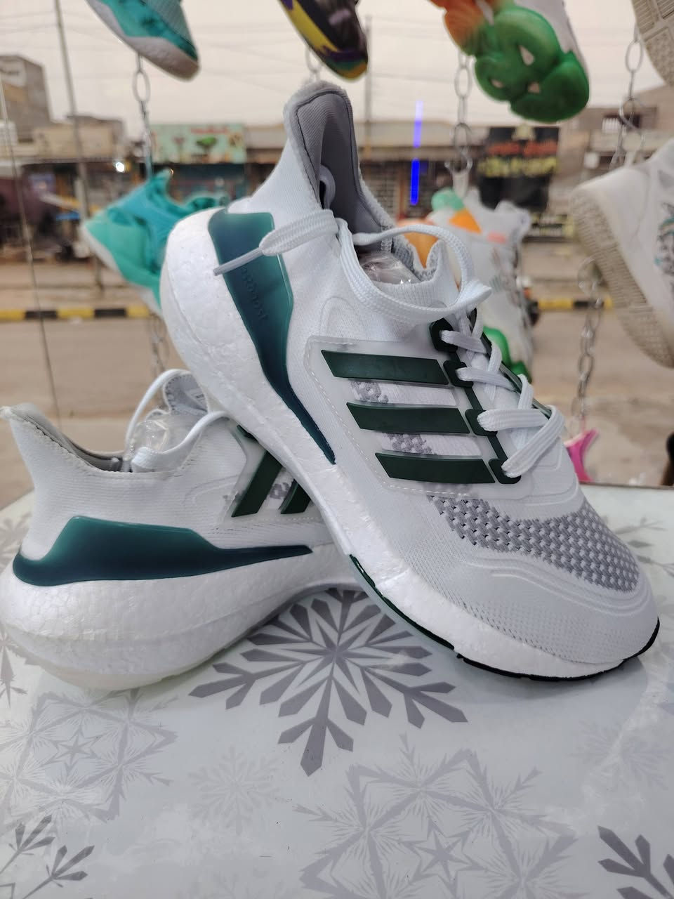 مرحبا زبائننا الكرام
اليوم وصلت وجبة جديدة من الاحذية الماركة قياسات مختلفة موديلات حديثة نايك أديداس بنسياكة سوبر كريمة كوالتي عالي زورو موقعنا الحصوة شارع 30 مقابل أسواق عموري ونموري اهلا وسهلا بالجميع ***********
