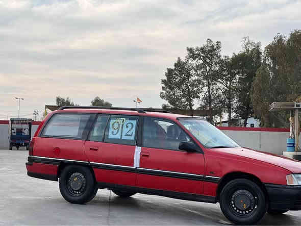 ئۆپڵ ئۆمیگا🌹
سەنەوی هەتا 2029 تازەیە
سەنەوی هەتا ٢٠٢٩ تازەیە  کۆبۆن بەنزینی هەیە 🌹
بئ بۆیاخ بئ لێدراو 📦
مۆدیل 1992 
مەکینە 20 گێڕ عادی  گێڕ و مەکینەی لۆک لۆک 📦
هەموو گیانی ئیش ئەکات زپر لۆک ماوەتەوە خیاساتی نیە هیلال و دۆسەی بیلادیە 📦
تاقم پێشو دوای تازە دامگردووە چرکەی تیا نیە 📦
هەموو  گیانی ئیش ئەکات ناو گێچی هەمووی ئیش ئەکات  عەینەو کلاجیم تازە گۆڕیوە 📦💣
هەموو گیانی لەسەر دەقی بیلادیە سعری تەنها 33 گەڵا 💣 
***********📞
*********** 📞
