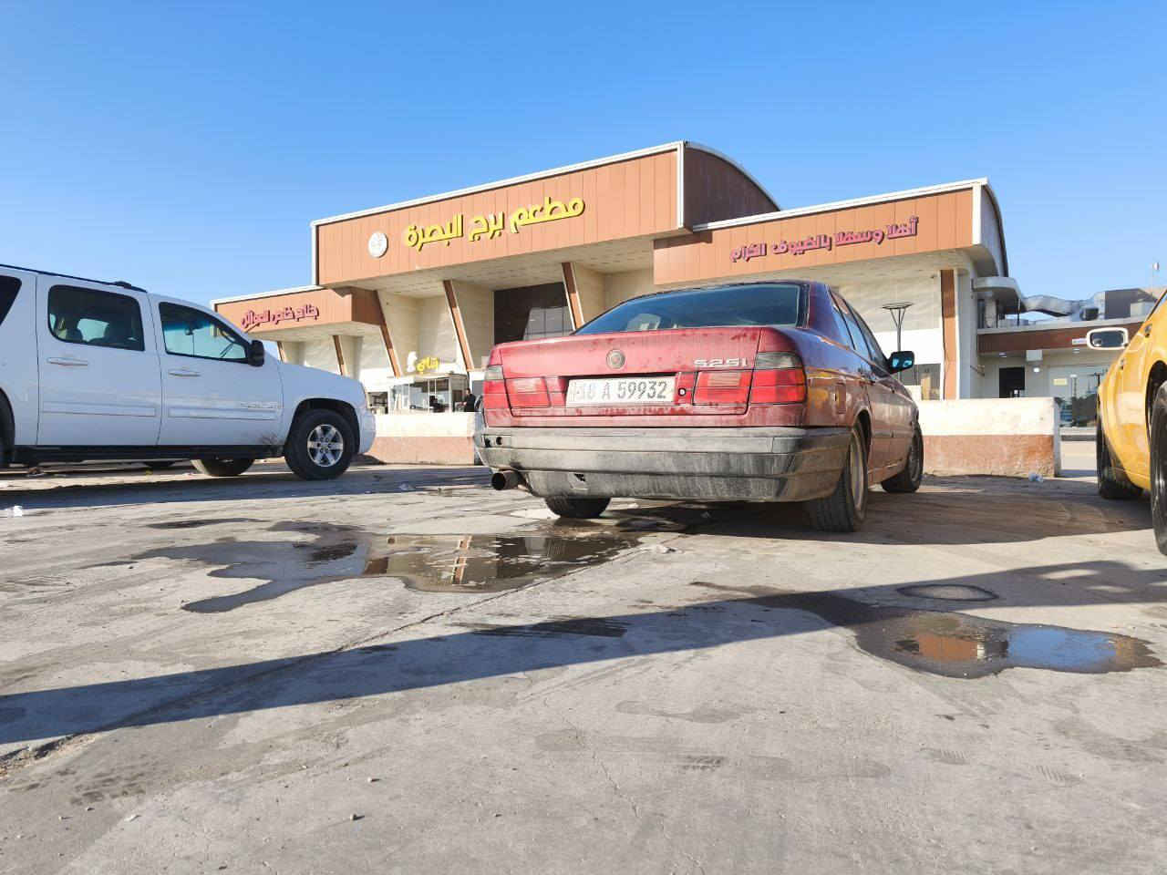 للبيع BMW
525
محرك مسكر. تك فانوص
 سياره نضيفه 
حداديه تايرات جدد 
 كلشي علبلاد 
بس صبغ جماليه 
سياره نشطه وحلوه مال سفر 

مكان بصره شط العرب 
سعر 63 وبيه مجال 
ترهم مراوس بلون رصاصي 
رقمي ***********
