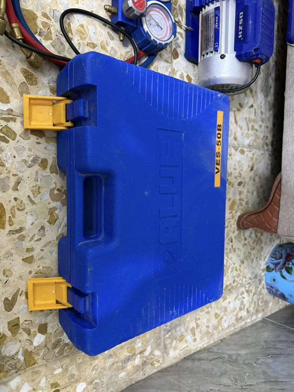 اخوان عندي ذني للبيع الله يشهد ورسوله الميزان والفاكيوم مامستعملهن ولا مره اخوان السعر قفلهم ٢٠٠شلع محتاج فلوس والله بس سعر قفل ٢٠٠شراي يتصل ***********
