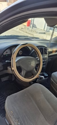 دوج كرفان • ٢٠٠٤ • ٣٣٠٠