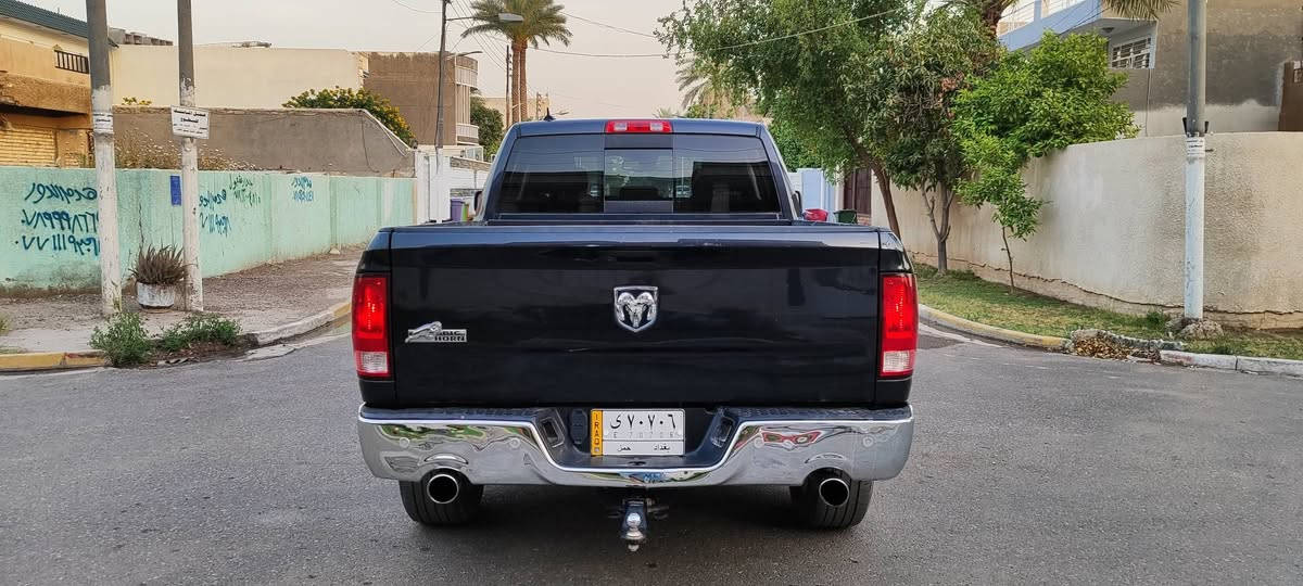 سلام عليكم... 
بيكم رام 2019 وارد امريكي فئه كلاسك
حادثهه جدا بسيط باب البدي الخلفي
محرك 5700 
فور ويل
رقم بغداد
مكان سياره بغداد حي الجهاد الاطباء
سعر 175ورقه
للاستفسار
***********
