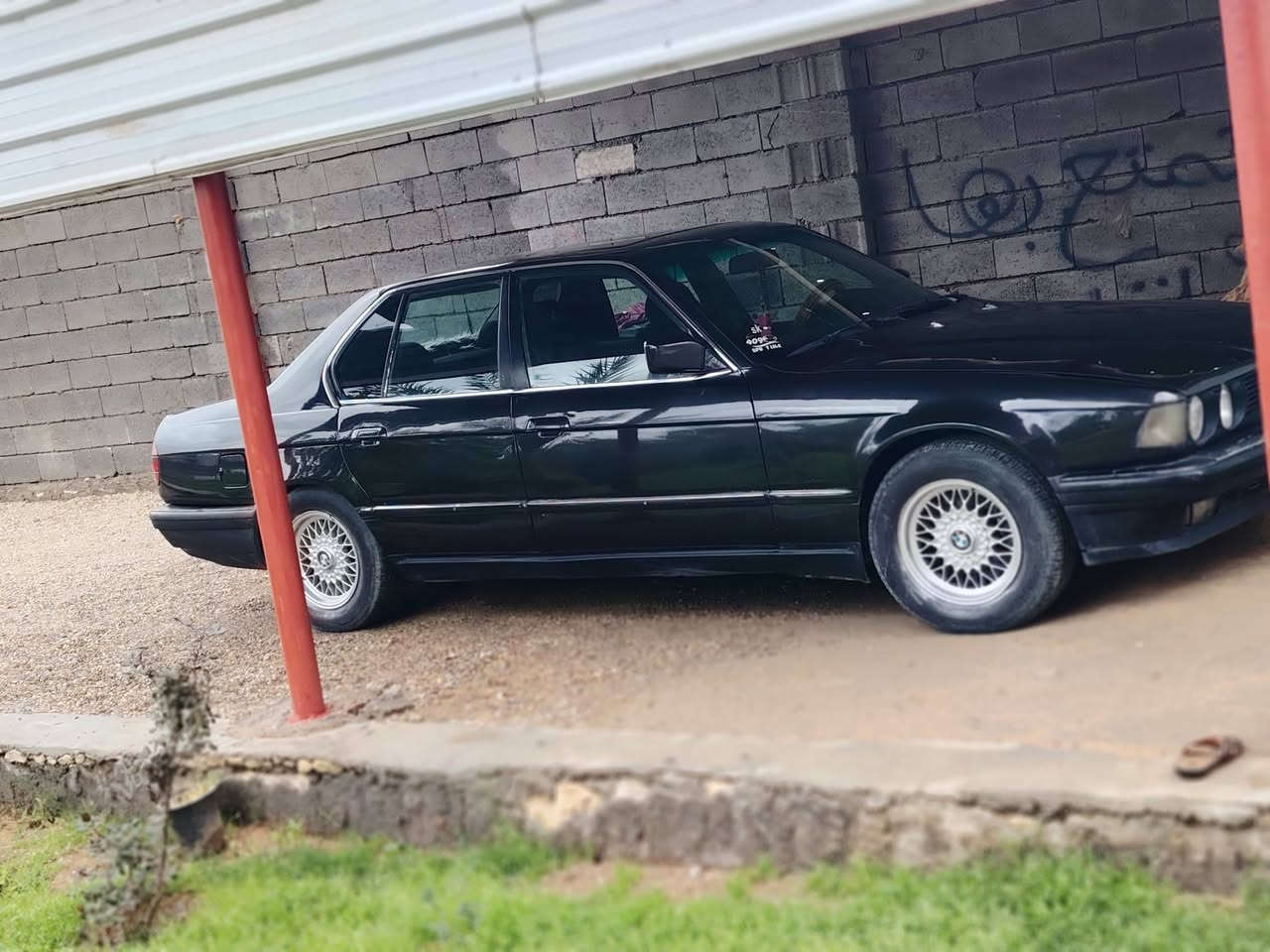 سلام عليكم بيئم موديل 94 جديده كير محرك كفاله تخم تاير جديد كهربائية كله شغاله تحويل ثاني يوم سنويه لل 28 بيع او مراوس حسب القناعه سعره 45 بيه مجال مكاني رمادي تصال 
***********
