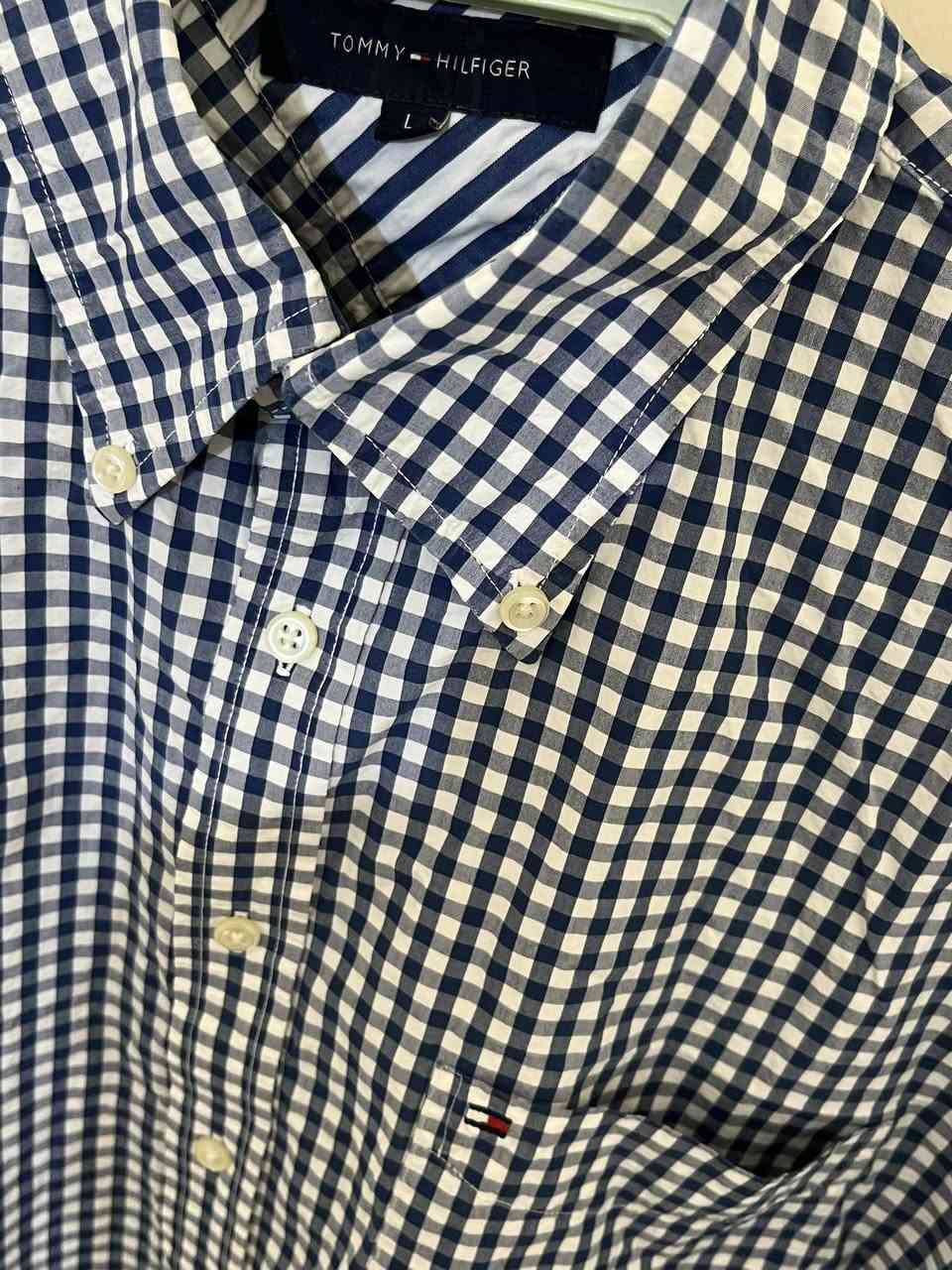 قميص تومي قياس L
السعر مع توصيل 12 الف


**إذا كنت صاحب هذا الإعلان وتريد حذفه لأي سبب، رجاءا أرسل رسالة إلى الدعم الفني**