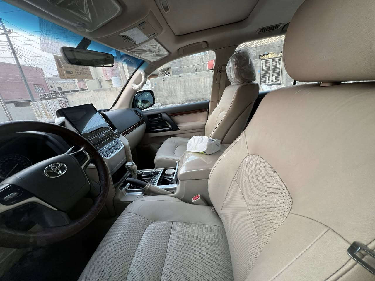 لاندكروز مديل2018 وايت ادشن  GXR محرك 8سلندر سياره بالكاترتون  مكفوله رقم اربيل سياره جديده بمعنى الكلمه
رقم الهاتف *********** السعر525 مجال بسيط للطيبين
