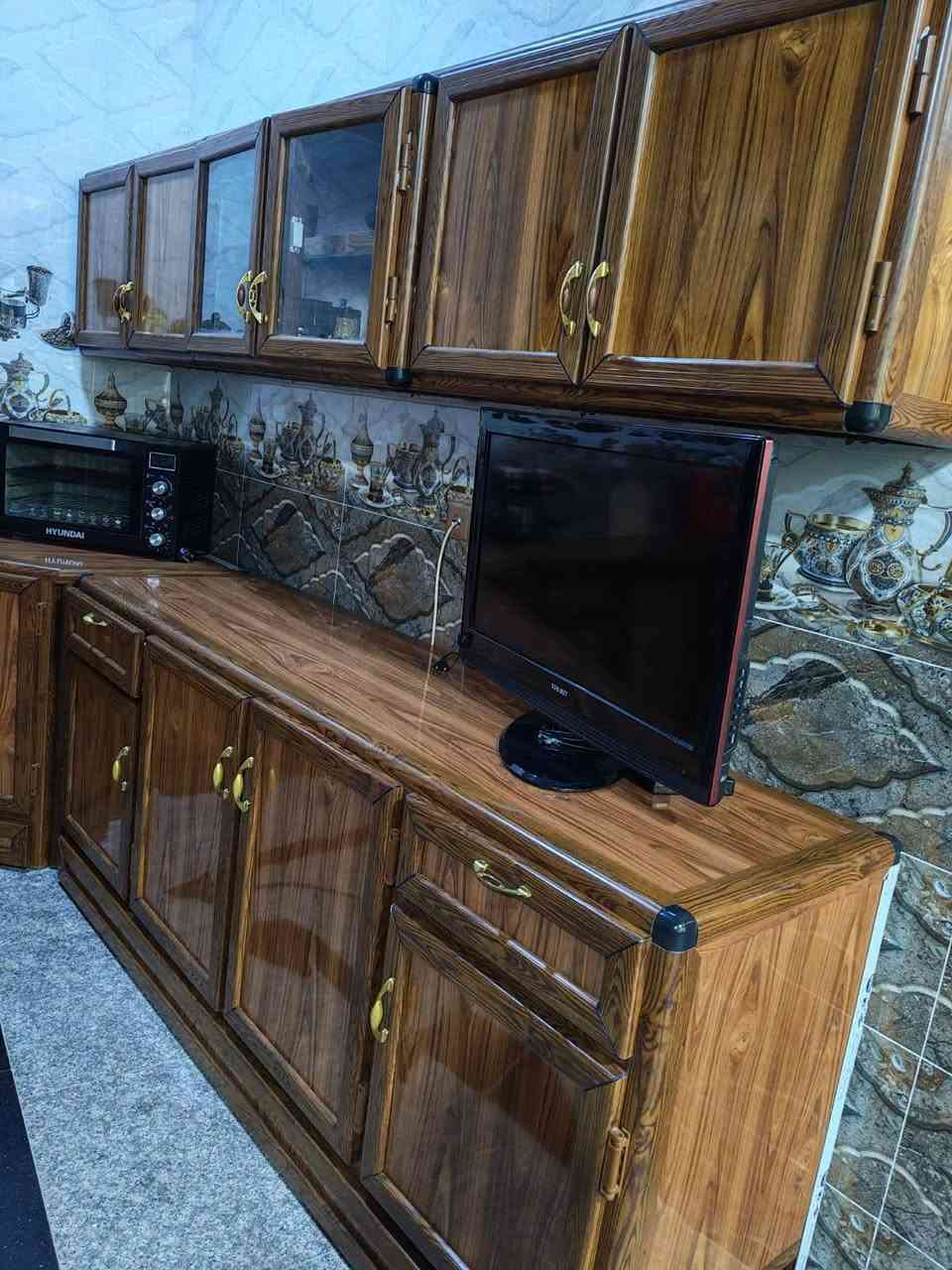 سلام عليكم كونترات جديده خمس قطع لون صاجي خشبي سعر 650 قفل رقم هاتف ***********
