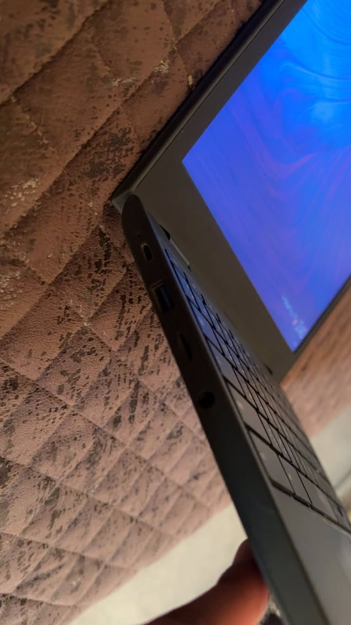 لابتوب  Lenovo
نضام اندرويد نضام سلس 
وشكل سلم حلو 
سينمانا تشتغل 
يوتيوب 
تلكرام 
فيس كل محتويات تواصل اجتماعي موجوده بي 
الرام 32 👏🏻 
الحجم 12

شركه لينوفا اقوه من بقيه شركات بهيج فئه بسيطه 
للمراوس بتلفون ايفون او سامسونك اوشومي او بوكو 
لمهم انو ما مكسور ولا بي نقص تلفونك 
اهلا وسهلا بل جميع♥️


**إذا كنت صاحب هذا الإعلان وتريد حذفه لأي سبب، رجاءا أرسل رسالة إلى الدعم الفني**