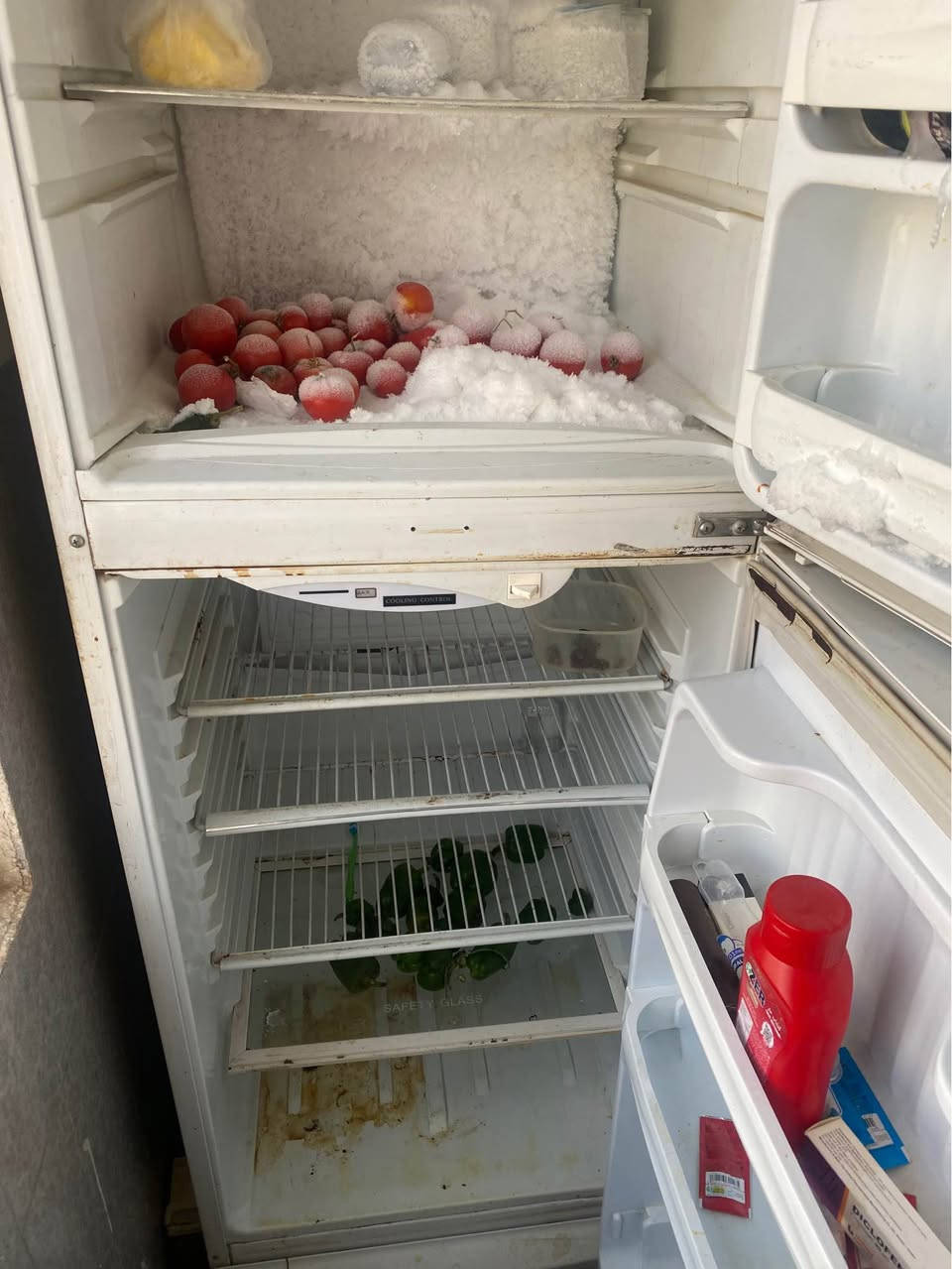 ثلاجه حجم كبير شرط الشغل ثلج ❄️ كل تصليح ما داخله كربلاء الحر *********** كربلاء, العراق
